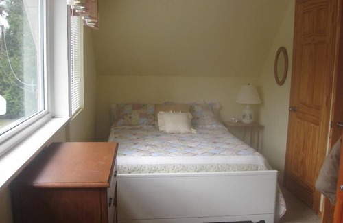 Gwinn House | PURE MICHIGAN! BEAUTIFUL ,RELAXING, LAKE FRONT, BOATING, FISHING, KAYAKING, ATV