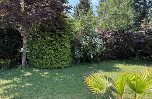 Rheinboellen House | Pure relaxation in boho style: your vacation home by the forest!