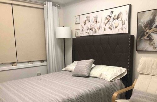 Pickering House | Pure Springs Serenity townhouse w/ rooftop Patio