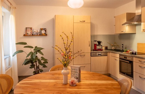 Gerolstein Apartment | Pure Zen Suite|Eifelsteig|Sauna|BBQ|Garage