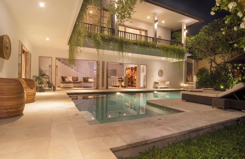 Batu Bolong Villa | Puri Temple; fully serviced 3 Bedroom Villa, central Canggu, close to the beach.
