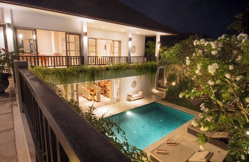 Batu Bolong Villa | Puri Temple; fully serviced 3 Bedroom Villa, central Canggu, close to the beach.