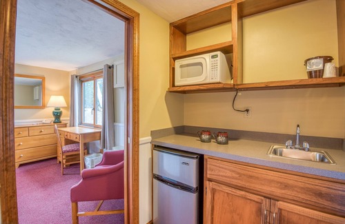 East Madison Hotel | Purity Spring Resort
