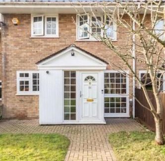 Purley House | Purley House-Sleeps 8-Near Gatwick-Games Room