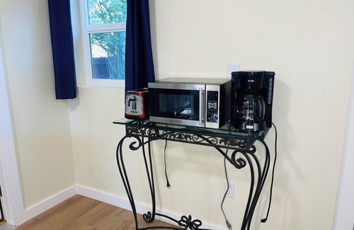 Picnic Point-North Lynnwood Apartment | Purple Door at Lake Serene