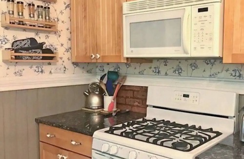 Highmount House | Purple Victorian Vacation Home near Belleayre