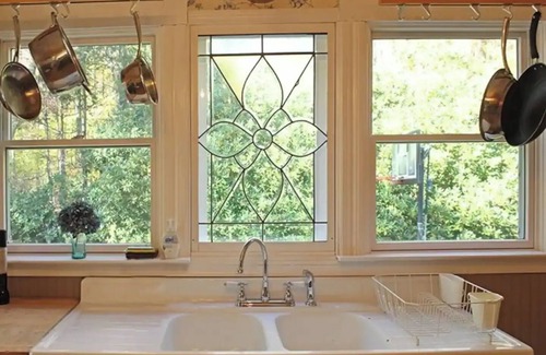 Highmount House | Purple Victorian Vacation Home near Belleayre