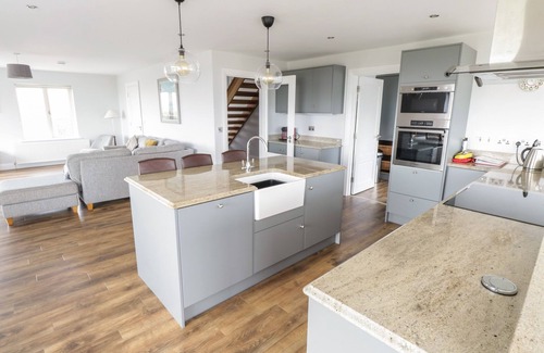 Achill Island Cottage | PURTEEN, family friendly, with open fire in Keel, County Mayo