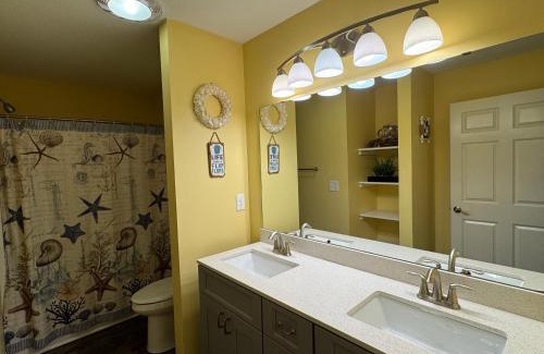 Put-in-Bay House | Put-in-Bay Waterfront Condo #209