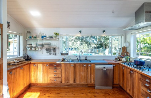 Ostend House | Putiki Bay Retreat WAIHEKE ISLAND *Private Listing*
