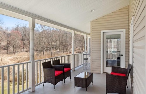 Putnam Valley Apartment | Putnam Valley Estate 4BR - Hot Tub Fireplace