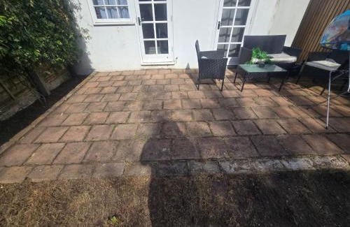West Putney Apartment | Putney Haven 3BR 2Bath Sleeps 8 free Parking and WiFi