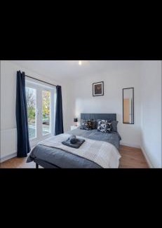 West Putney Apartment | Putney Haven 3BR 2Bath Sleeps 8 free Parking and WiFi