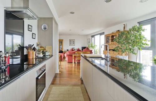 East Putney Apartment | Putney Rooftops - Two Bedroom Apartment, Sleeps 4