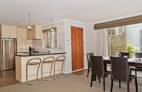 Pauanui Cottage | Putt it at Pauanui - Pauanui Holiday Home