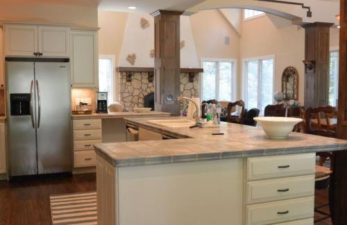 Grand Beach House | Putter's Pool House