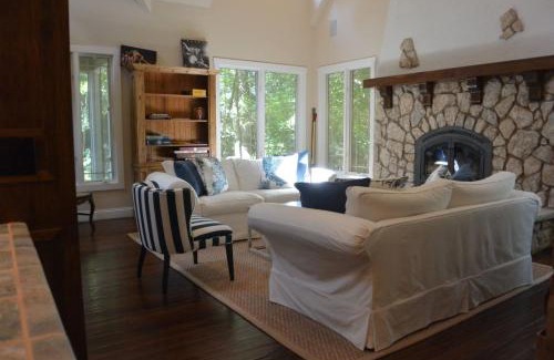 Grand Beach House | Putter's Pool House