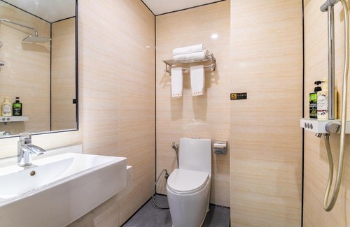Liwan Hotel | Puzzle Hotel - Zhongshan 8th Road Chenjiaci Subway Station Branch