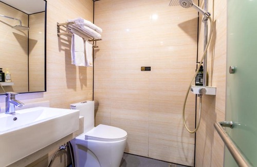 Liwan Hotel | Puzzle Hotel - Zhongshan 8th Road Chenjiaci Subway Station Branch