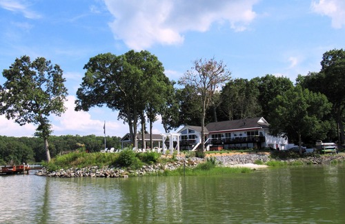 Kinsale House | PVT PENINSULA! Hot tub, beach, spectacular views w/huge kitchen!Sleeps up to 21