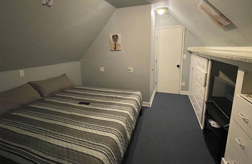 Avondale Apartment | Pvt Rm Bdrm 4 Comfy Pvt Rm - Shared Bath/Liv