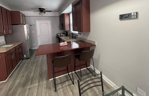 Avondale Apartment | Pvt Rm Bdrm 4 Comfy Pvt Rm - Shared Bath/Liv