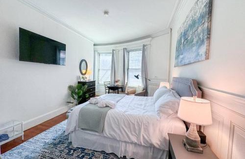 Longwood House | Pvt Room, St Marys, Fenway, Longwood, Green Line