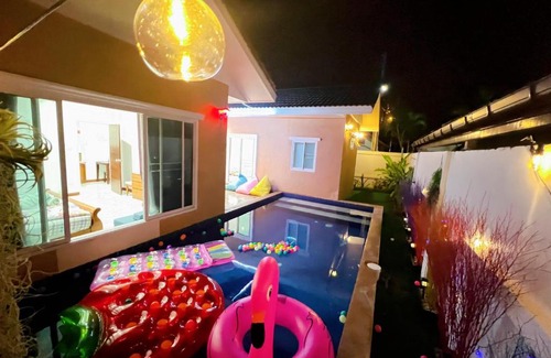 Bang Sare Villa | Pw Pool Villa Bangsaray