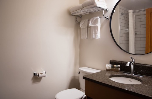 Jasper Hotel | Pyramid Lake Lodge