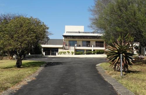 Okhahlamba Hotel | Pyramids Motel