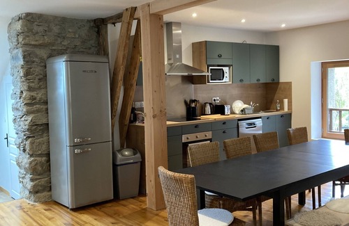 Garin Ski Chalet | Pyrenean stone chalet 10 minutes from the ski slopes, ideal for hiking.