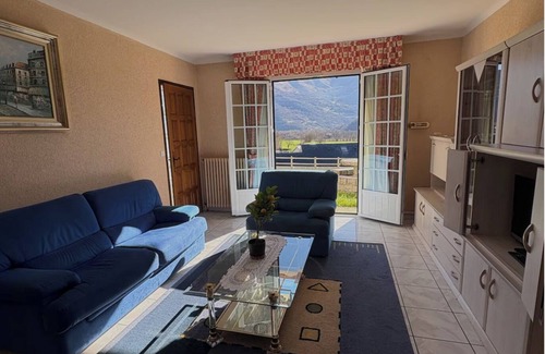 Ayzac-Ost Apartment | Pyrenean villa, view and pool