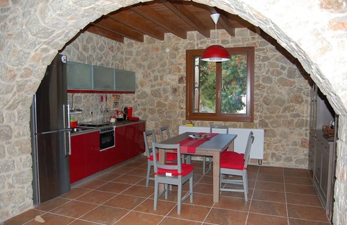 Ialyssos Villa | Pyrgos country home