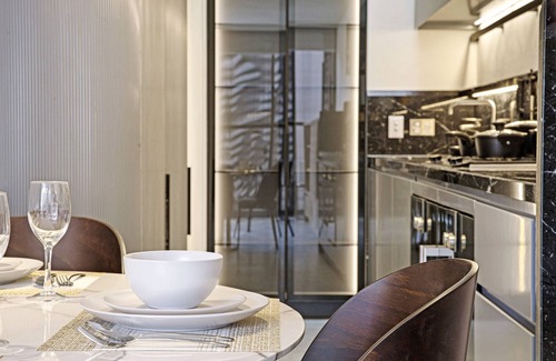 Pyrmont House | Pyrmont l Luxury House 6 Stories l Free Parking