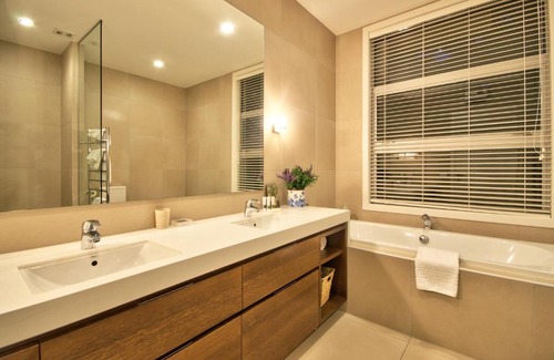 Fernhill House | Q by the Lake-Aspen Grove