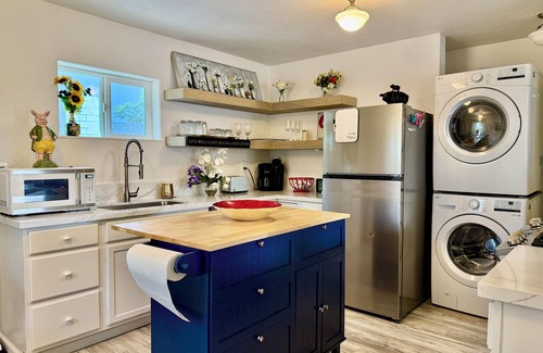 Susanville House | Q Cottage, 3 bedroom lower unit with large backyard