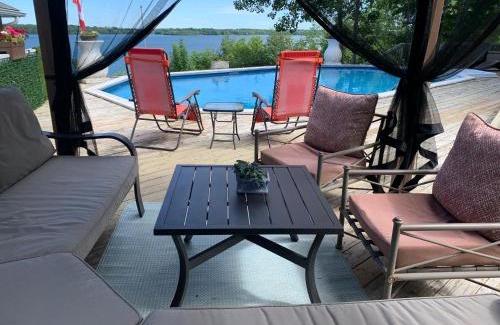 Rideau Lakes House | Q Estate Pool cottage