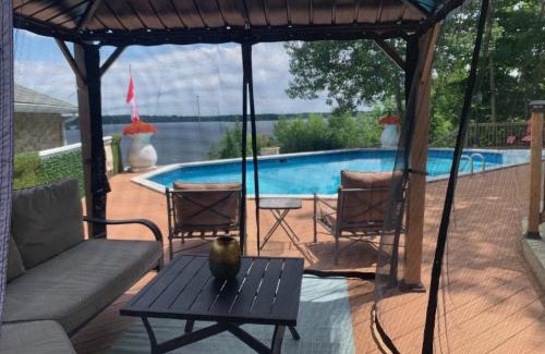Rideau Lakes House | Q Estate Pool cottage