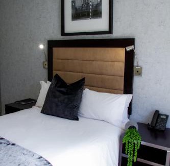 Standerton House | Q's Boutique Stay