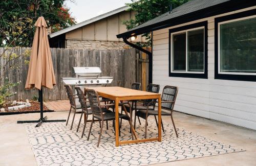 North Austin Civic Association Apartment | Q2 Stadium Domain Downtown Pool Game Loft