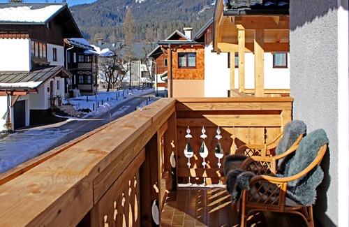 Gosau Apartment | Q7 Koppenwinkel - Apartment with 2 Bedrooms and 2 Baths