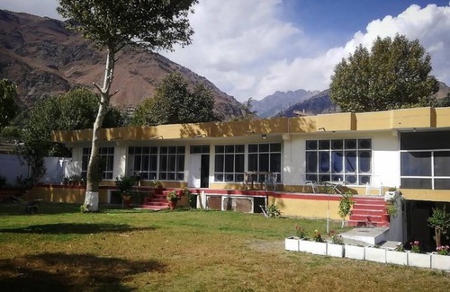 Chitral Hotel | Qashqar Heights