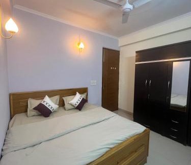 Sainik Farm Apartment | Qazi's Modern 3BHK Flat