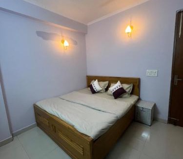 Sainik Farm Apartment | Qazi's Modern 3BHK Flat