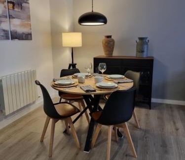 Poble Nou Apartment | QEhome confort y parquing en el centro de Manresa