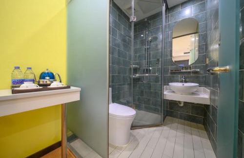 Fengtai Hotel | QiQiaoWu Fashion Hotel - Beijing Songjiazhuang Subway Station