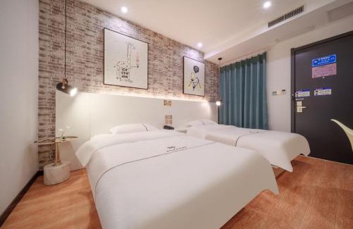 Fengtai Hotel | QiQiaoWu Fashion Hotel - Beijing Songjiazhuang Subway Station
