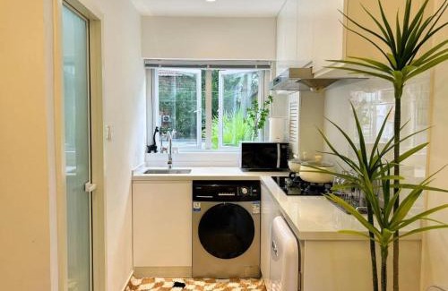 Downtown Shanghai Apartment | QiuYan
