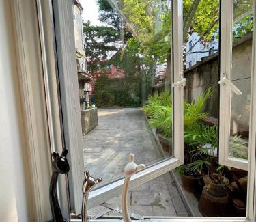 Downtown Shanghai Apartment | QiuYan