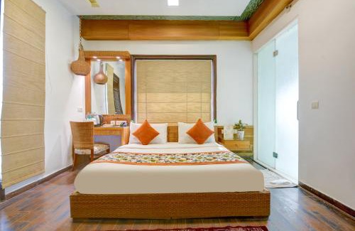 Rajouri Garden Hotel | Qotel Signature Lavish Rajouri Garden New Delhi